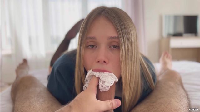 Засунул член в рот и трусики бывшей, чтобы подруга не пиздела