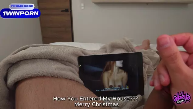 Красотка Abella Olsen подарила своему соседу Рождественский анальный секс