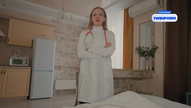 Развратная медсестра помогла пациенту разобраться со стояком и дала себя трахнуть