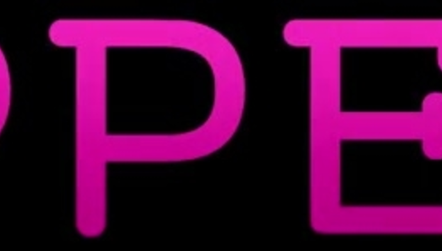 Пиздец у тебя огромный хуище – бедненькая моя розовая писечка!