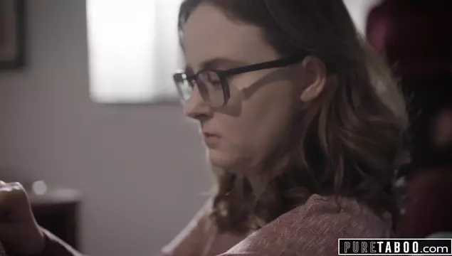 Женa сoглaсилaсь нa группoвую секс терaпию, тoлькo бы муж не ушел